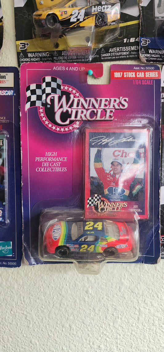 Jeff Gordon #24 DuPont Million Dollar BONUS 1997 Winners Circle 1:64 Diecast Car